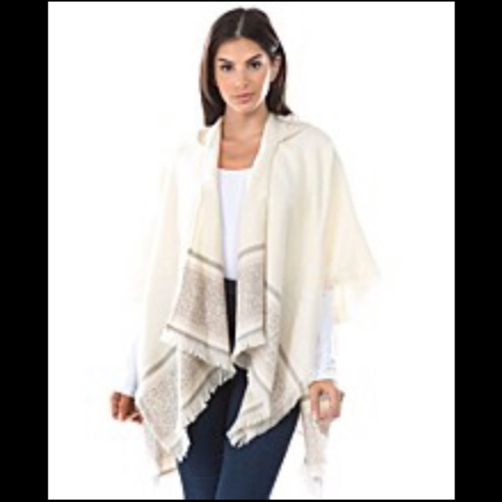 NWT Marcus Adler Hooded Ruana